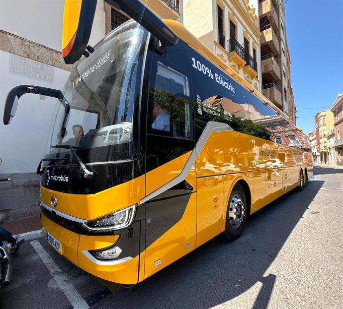 Archivo - Presentación del nuevo servicio de autobús del Corredor Norte de València