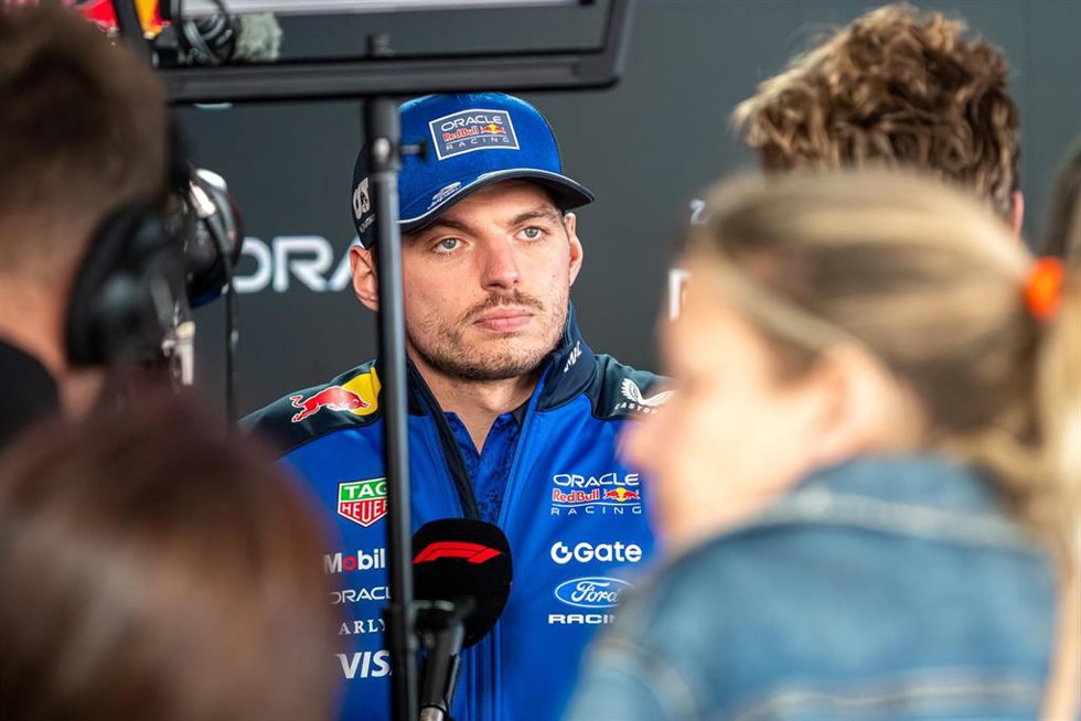 Max Verstappen atiende a los medios durante el Gran Premio de Japón