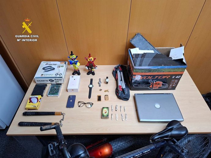 Sis detinguts per robatoris amb força en vivendes de Godella i Massarrojos