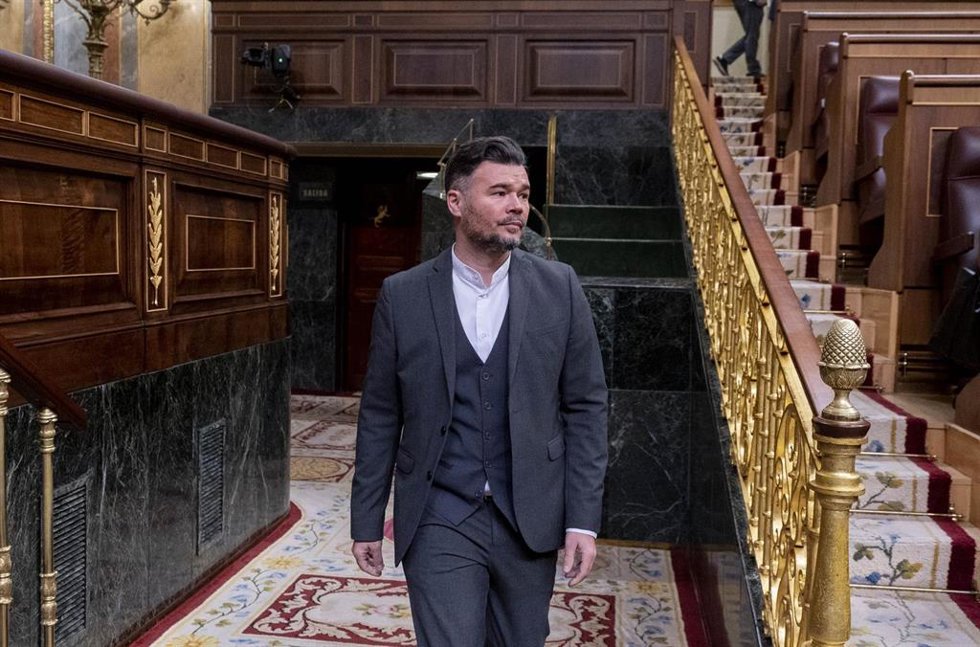 Archivo - El portavoz de ERC en el Congreso, Gabriel Rufián, llega a una sesión plenaria