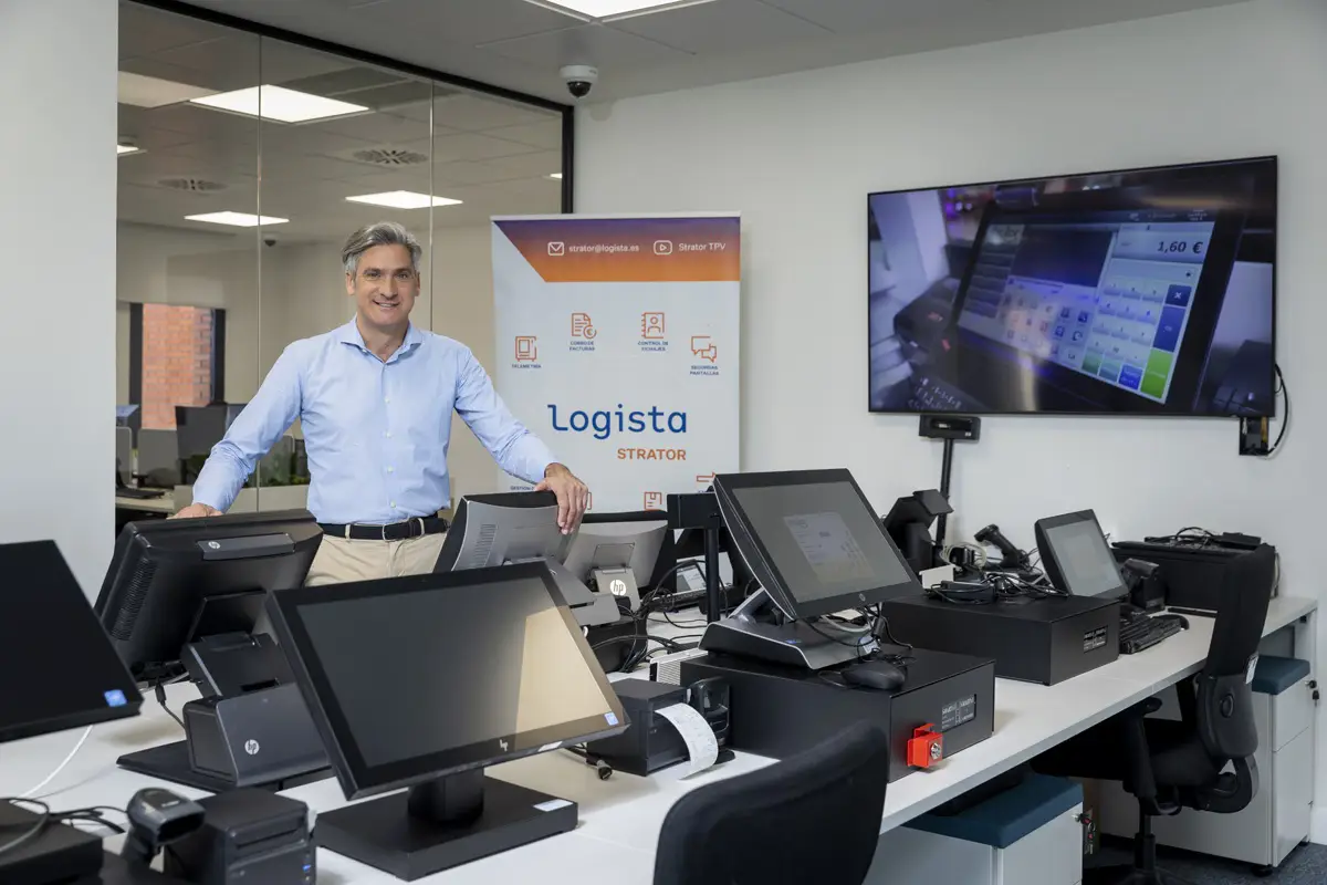 Carlos Vasques, Logista Strator