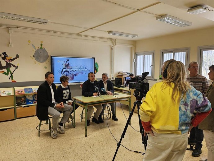 Vera en la presentación del CEIPIEEM Poeta Villangómez