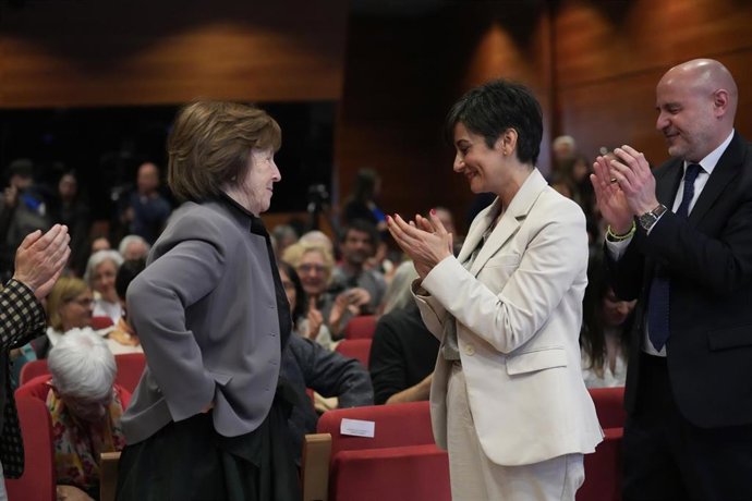 La ministra de Vivienda y Agenda Urbana, Isabel Rodríguez, y la presidenta de Fundació Habitat3, Carme Trilla