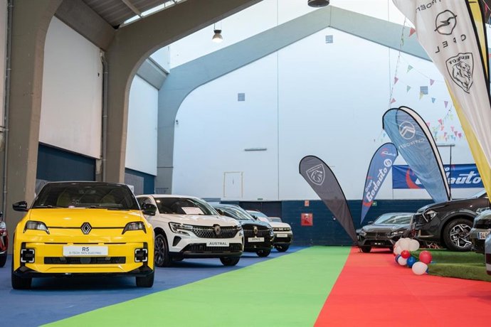 Archivo - Vehículos en el Salón del Automóvil en la edición de 2025.