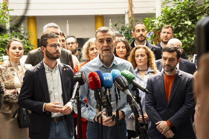 El candidato de Por Andalucía a la Presidencia de la Junta, Antonio Maíllo, durante un encuentro con alcaldes para tratar la situación actual de la dependencia y el servicio de ayuda a domicilio en la comunidad andaluza. A 26 de marzo de 2026 en Las Cabez