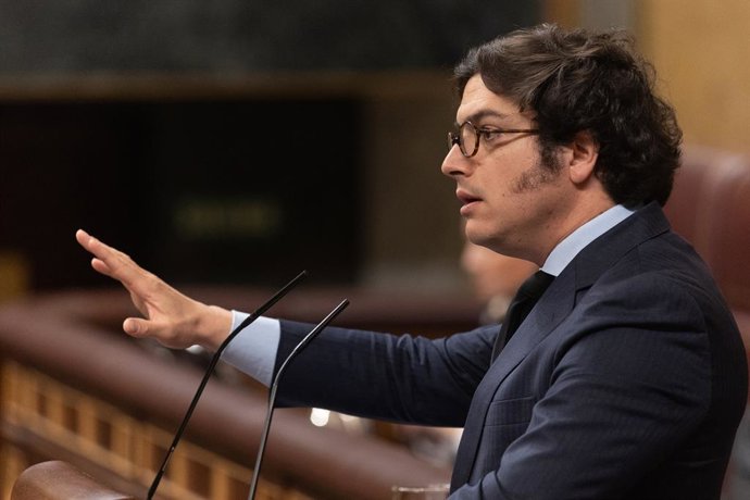 Archivo - Arquivo - O deputado do Vox, José María Figaredo, durante uma sessão plenária extraordinária no Congresso dos Deputados, em 27 de janeiro de 2026, em Madri (Espanha). O plenário do Congresso vota a ratificação ou revogação dos decretos-leis que