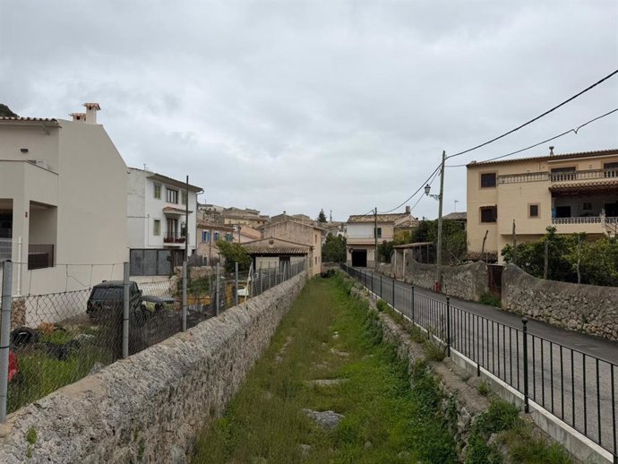 Vista general del torrente de sa Mosquera a su paso por Caimari.