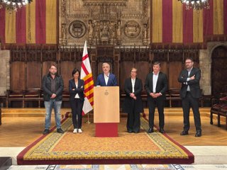Collboni junto a Ros, López, Cañete y Moreno, este jueves en el Ayuntamiento de Barcelona