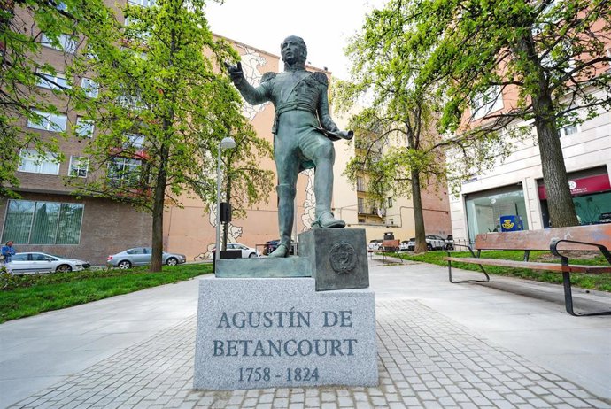 Madrid recuerda con una estatua al ingeniero Agustín de Betancourt