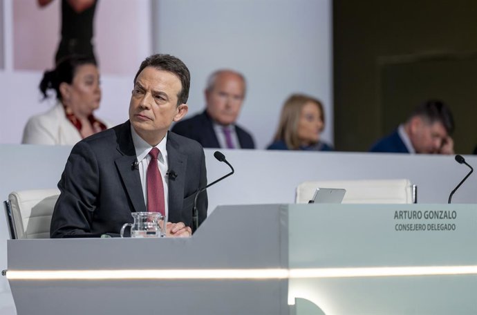 El consejero delegado de Enegás, Arturo Gonzalo, durante la Junta General de Accionistas de Enagàs, a 26 de marzo de 2026, en Madrid (España). La Junta General de Accionistas aborda la aprobación de las cuentas anuales, la gestión del consejo de administr