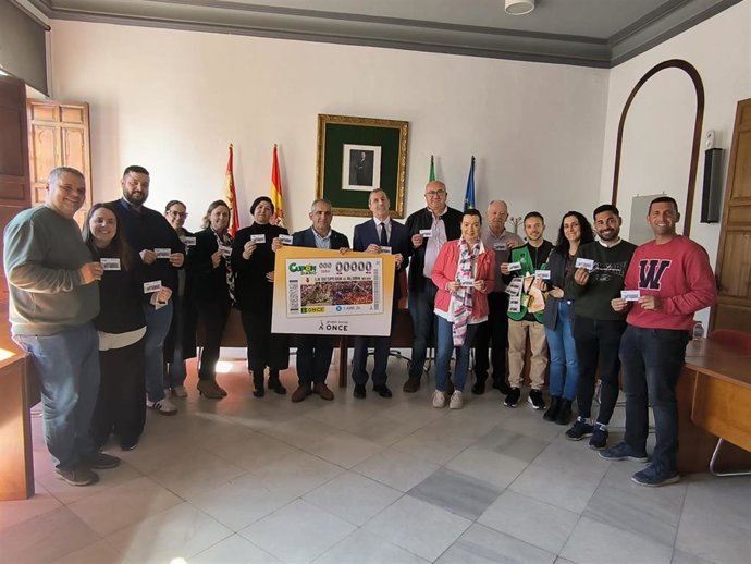 Presentación del cupón de la ONCE dedicado a 'La Despedía' de Álora (Málaga).