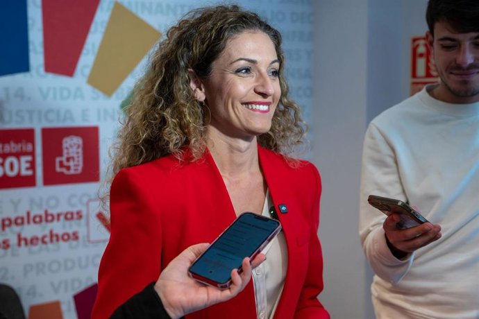 La portavoz del PSOE de Cantabria, Ainoa Quiñones