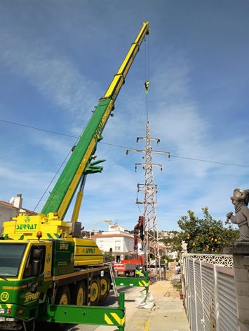 Trabajos en la calle Migjorn de Coma-ruga