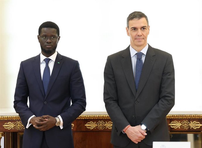 El presidente del Gobierno, Pedro Sánchez, recibe al presidente de Senegal, Bassirou Diomaye Faye, en el Palacio de la Moncloa, a 26 de marzo de 2026
