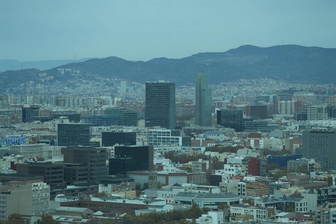 Archivo - Vistas del skyline de la zona Diagonal Mar - Fòrum, desde el Hotel Arts de Barcelona