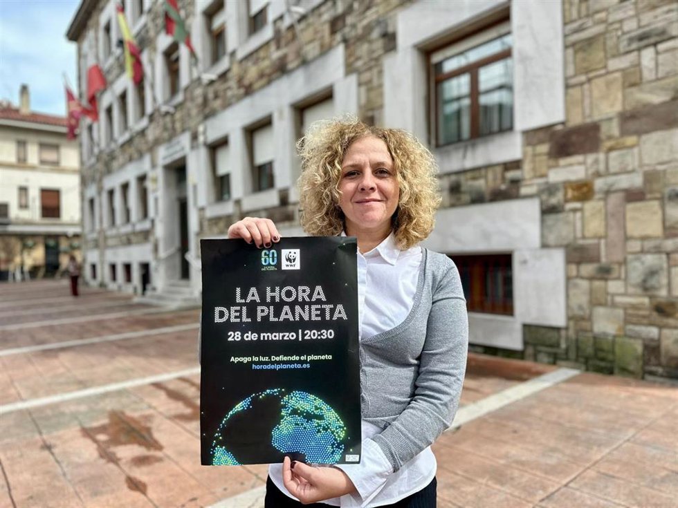 Torrelavega se suma este sábado a La Hora del Planeta apagando luces de edificios emblemáticos y con un pasacalles