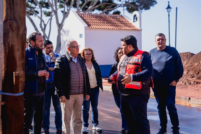 Efectivos insulares y de la UME continúan con los trabajos para restablecer la normalidad en Valle Gran Rey (La Gomera)