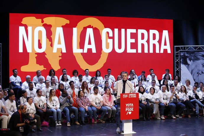 El secretario general del PSOE y presidente del Gobierno, Pedro Sánchez, durante un acto públicoen Soria