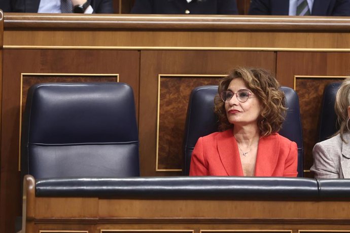 La vicepresidenta primera y ministra de Hacienda, María Jesús Montero, durante una sesión de control al Gobierno, en el Congreso, a 25 de marzo de 2026, en Madrid (Foto de archivo).