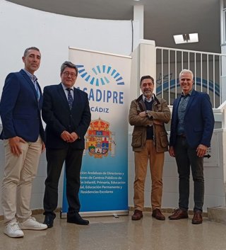 El delegado territorial de Desarrollo Educativo y Formación Profesional de la Junta de Andalucía en Cádiz, José Ángel Aparicio, en la inauguración de las X Jornadas Provinciales de Asadipre, celebradas en el Centro del Profesorado de Cádiz