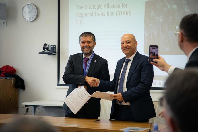 El rector de la Universidad de La Laguna, Francisco García, en la presentación del doctorado en computación