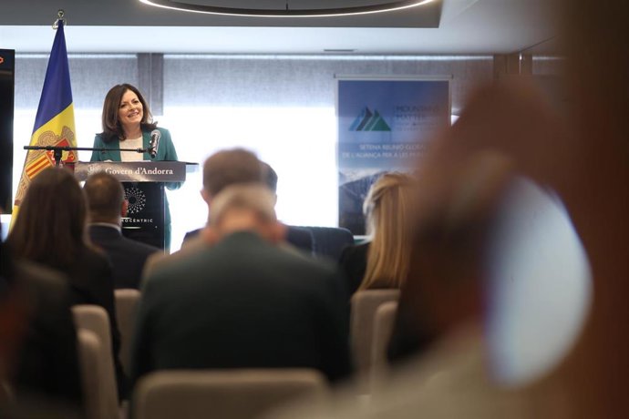 La ministra de Asuntos Exteriores de Andorra Imma Tor durante su intervención