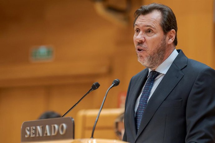 Archivo - El ministro de Transportes y Movilidad Sostenible, Óscar Puente, comparece para dar cuenta del caos ferroviario, en el Senado,  a 29 de enero de 2026, en Madrid (España). 