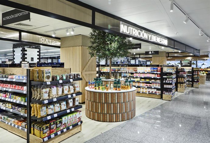 Archivo - Área de nutrición y bienestar de El Corte Inglés Genil.
