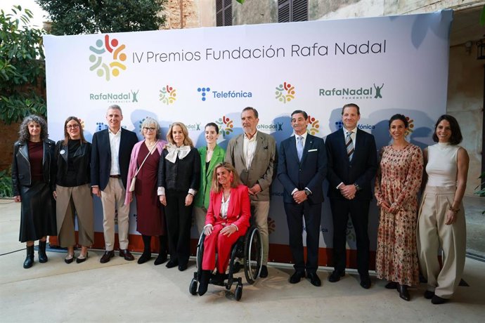 Foto de familia de los galardonados durante el photocall de los IV Premios Fundación Rafa Nadal.