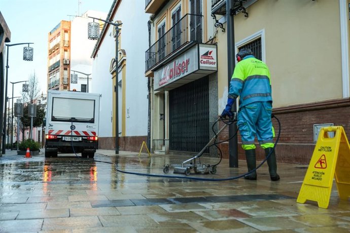 Dispositivo de limpieza de Aira Gestión Ambiental para Alcalá de Guadaíra