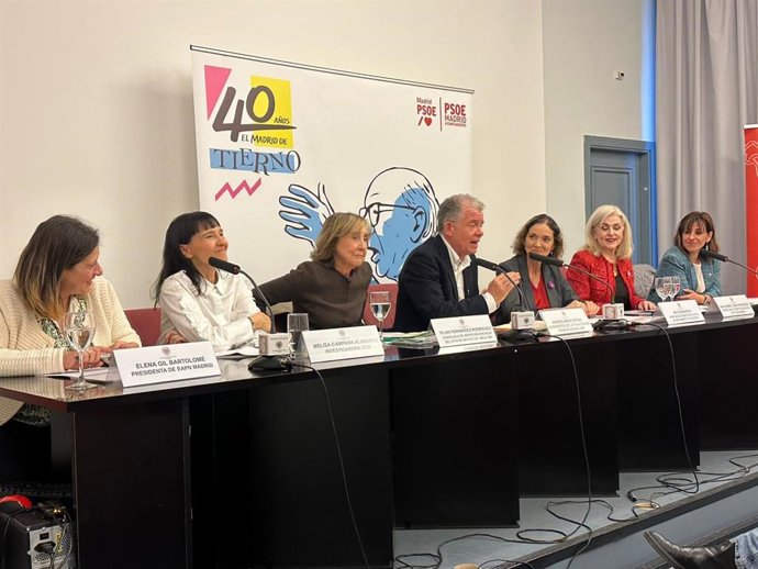 Acto 'La ciudad que cuida. Derechos y servicios públicos', organizado por el PSOE con motivo del 40º aniversario del fallecimiento de Enrique Tierno Galván.