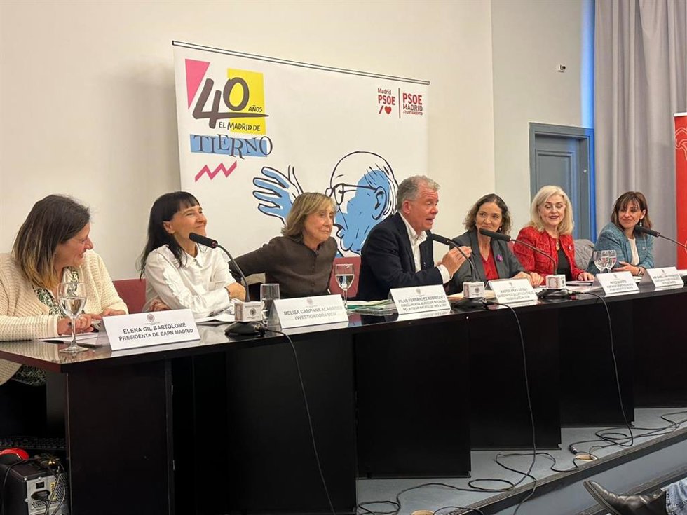 Acto 'La ciudad que cuida. Derechos y servicios públicos', organizado por el PSOE con motivo del 40º aniversario del fallecimiento de Enrique Tierno Galván.