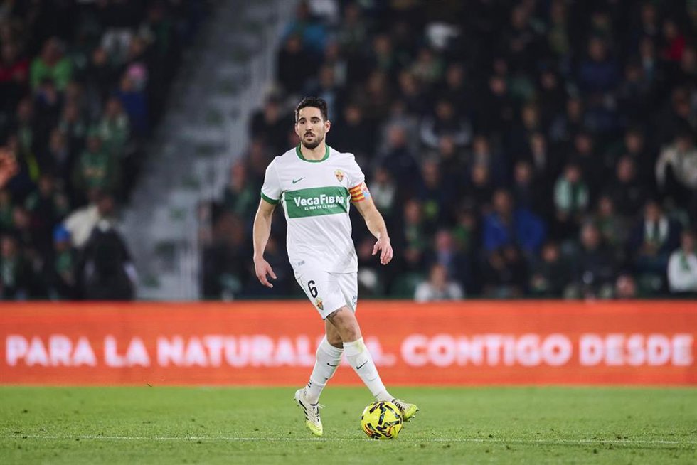 Archivo - Pedro Bigas, en un partido con el Elche CF.