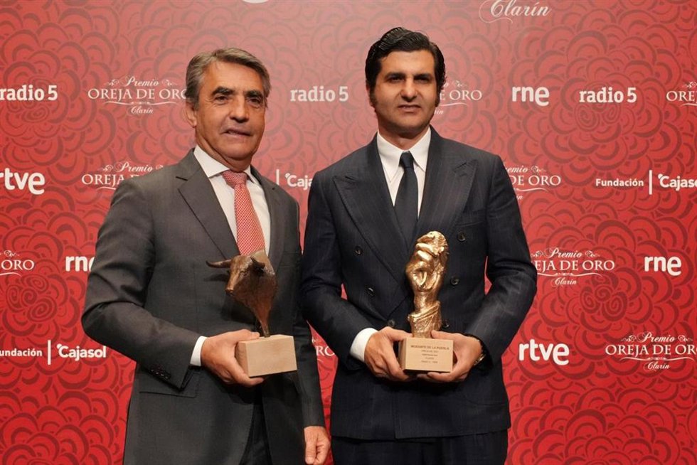 Morante de La Puebla recibe la LVIII Oreja de Oro de RNE.