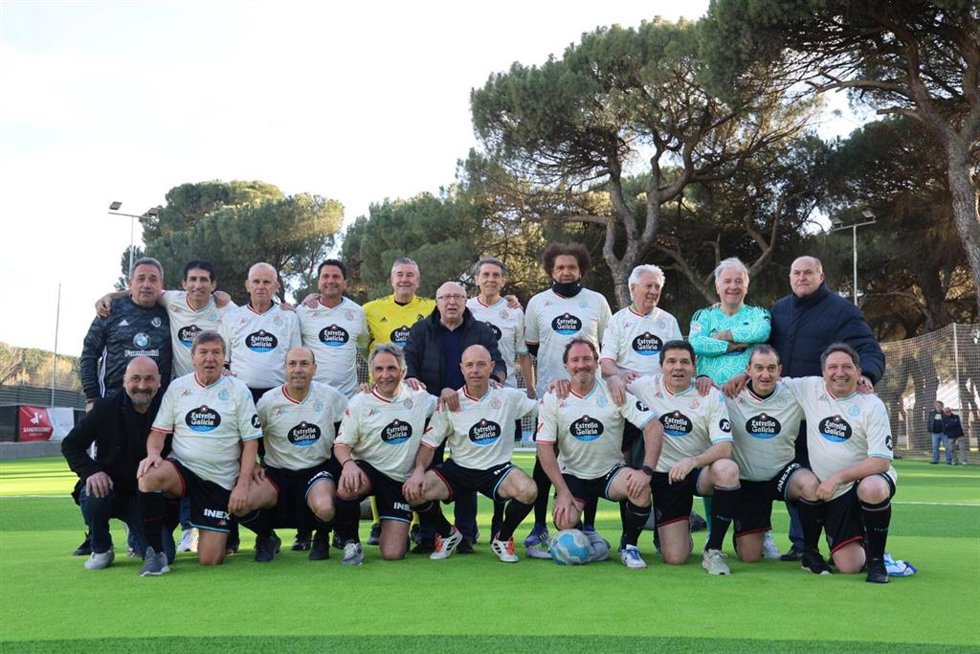 El alcalde de Valladolid y Eusebio Sacristán inauguran el nuevo campo de minifútbol del Pinar de Antequera