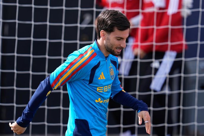 Alex Baena during the training session of Spain Team ahead of the International Friendly match against Serbia at Ciudad del Futbol on March 26, 2026, in Las Rozas, Madrid, Spain.