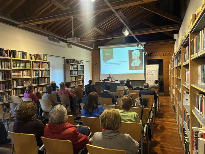 El uso de la cultura en política, protagonista en el ciclo de Isabel la Católica de la UCAV