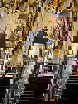 El obsipo riojano pronunciando el pregón de la Semana Santa en Logroño