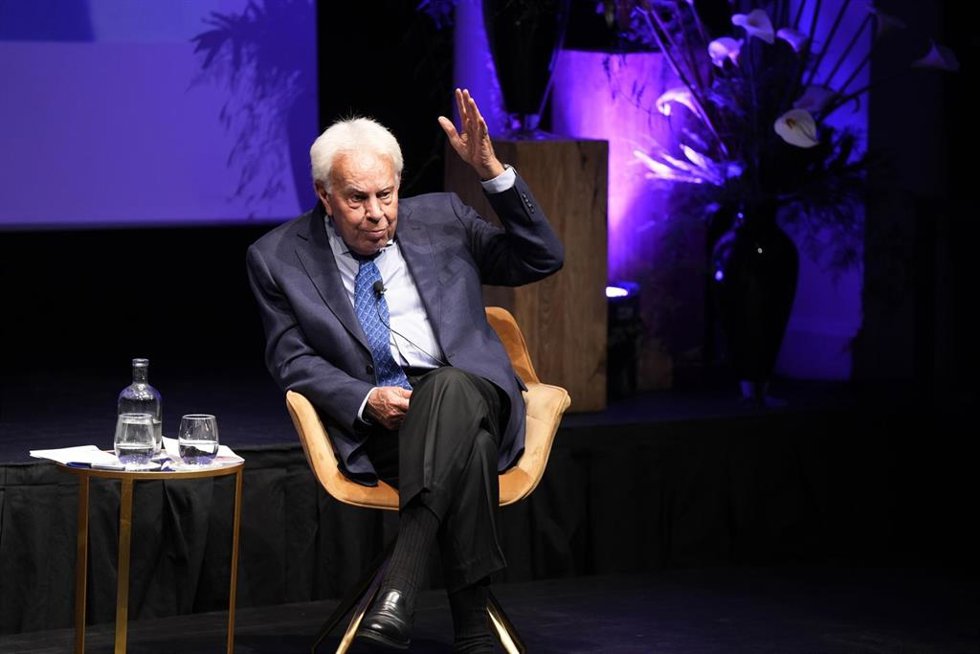 El expresidente del Gobierno Felipe González, este jueves en Sevilla durante su participación en una charla sobre el centenario del nacimiento de Cayetana de Alba. 