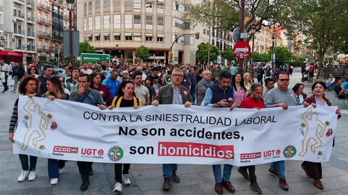 Manifestación en Huelva contra la siniestralidad laboral.