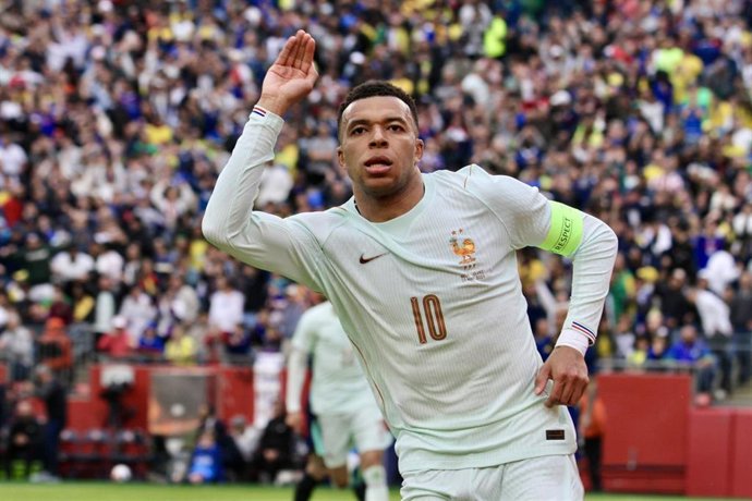 Kylian Mbappé. Brasil - Francia