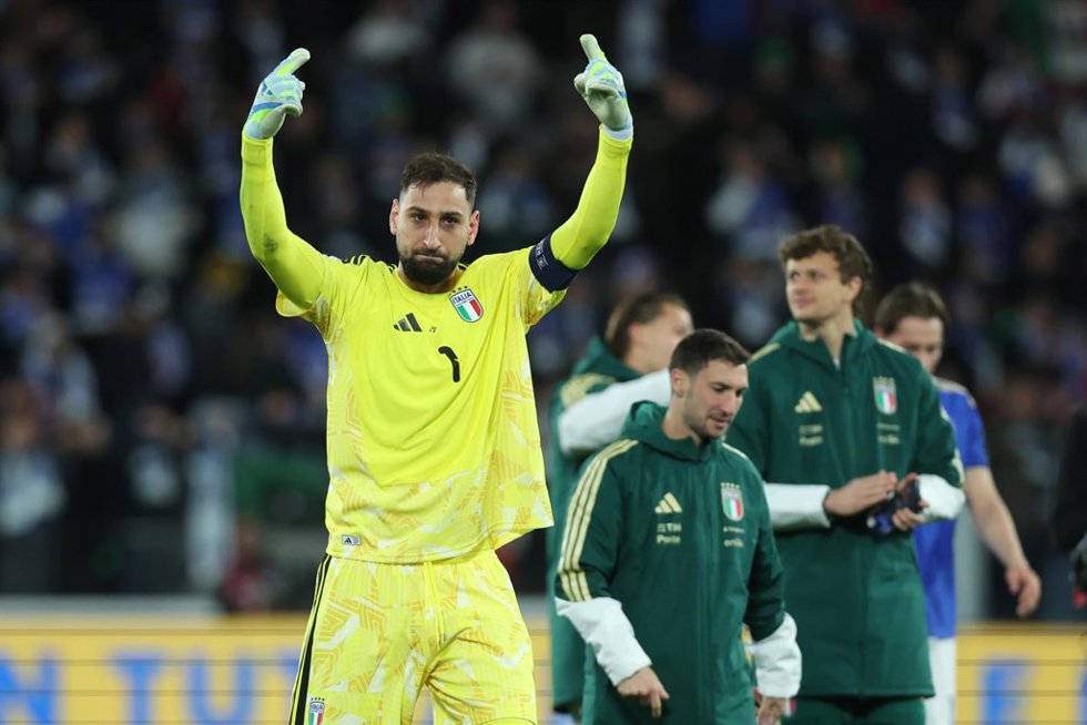 Gianluigi Donnarumma celebra un triunfo de la selección italiana.