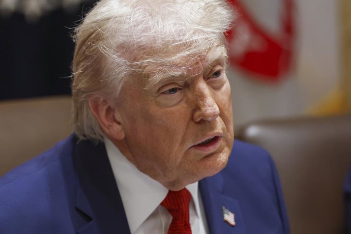 26 de março de 2026, Washington, Distrito de Columbia, EUA: O presidente dos Estados Unidos, Donald J. Trump, faz um discurso durante uma reunião do Gabinete na Sala do Gabinete da Casa Branca, em Washington, DC, EUA, em 26 de março de 2026