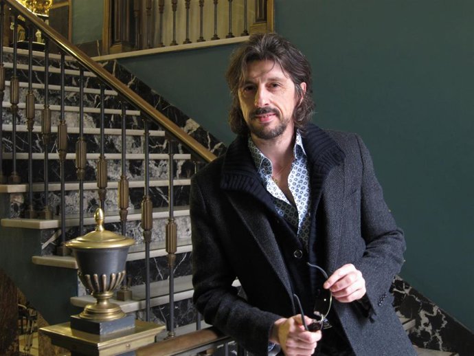 Archivo - El bailarín y coreógrafo Miguel Ángel Berna en el Teatro Principal de Zaragoza