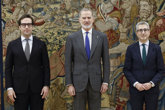 Foto: Cuerpo y España prometen sus cargos como vicepresidente primero del Gobierno y ministro de Hacienda ante Felipe VI