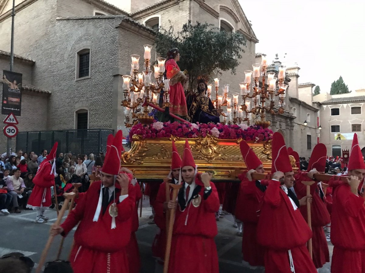 El viento y las oscilaciones térmicas, protagonistas en el inicio de la Semana Santa en Murcia