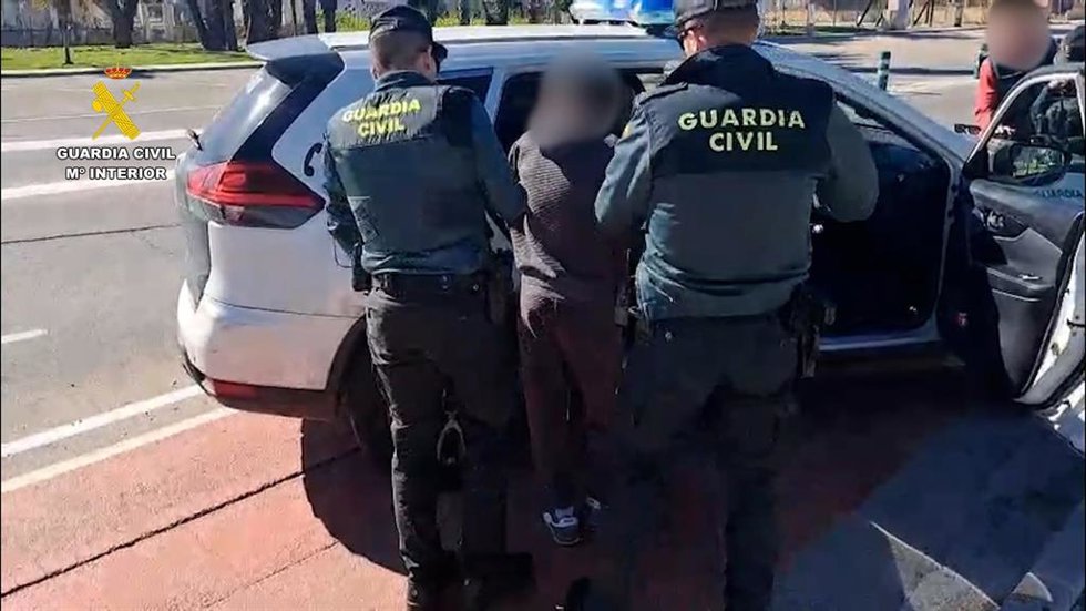 Tres hermanos detenidos acusados de seis robos con fuerza en casetas de campo en la Marina Alta