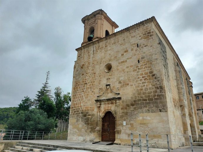 Exterior de la iglesia de Santa María Jus del Castillo.