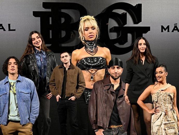 De Lola Lolita a Chanel: celebrities se rinden al negro en la presentación del nuevo álbum de Bad Gyal, 'Más cara'