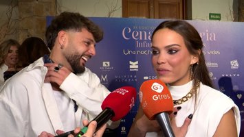 Gloria Camila se planta ante las críticas a su padre en su primer photocall con